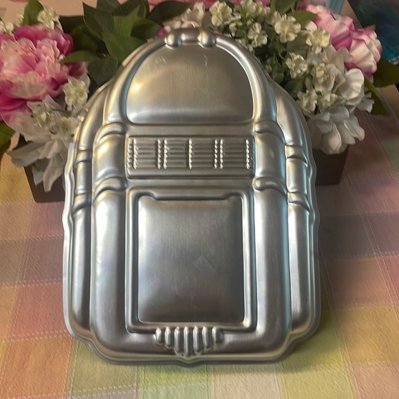Wilton Kitchen Vintage Wilton Cake Pan Poshmark